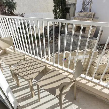 Urban Square Elite By 360 Estates * Pietà