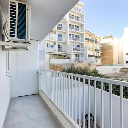 Urban Square Elite By 360 Estates * Pietà