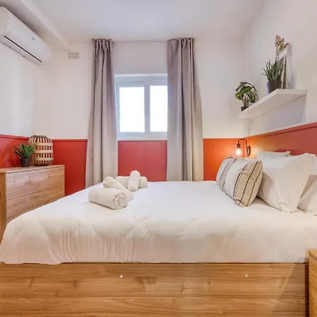 Urban Square Elite By 360 Estates * Pietà