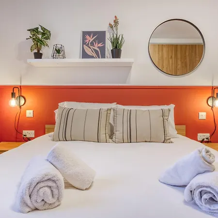 Urban Square Elite By 360 Estates *