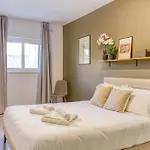 Urban Square Elite By 360 Estates
