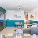 Urban Square Elite By 360 Estates *
