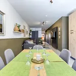 Urban Square Elite By 360 Estates * Pietà
