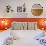 Urban Square Elite By 360 Estates *