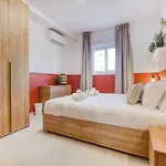 Urban Square Elite By 360 Estates Apartmán