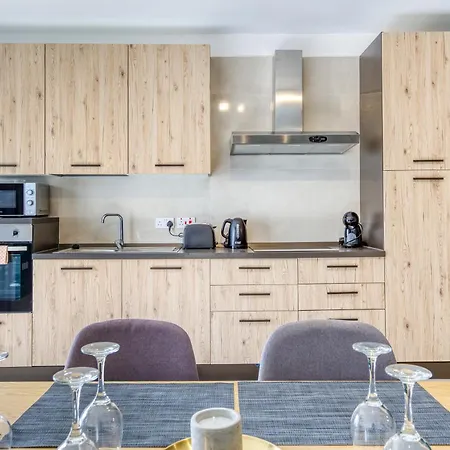 Urban Square Elite By 360 Estates *