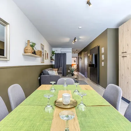 Urban Square Elite By 360 Estates * Pietà