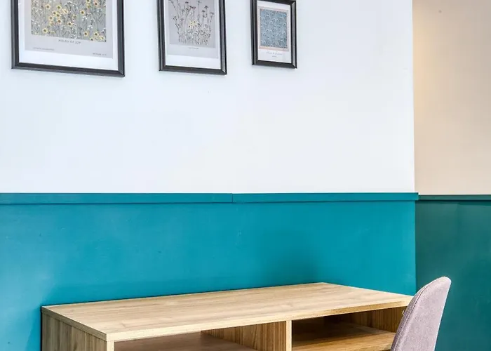 Апартаменты Urban Square Elite By 360 Estates