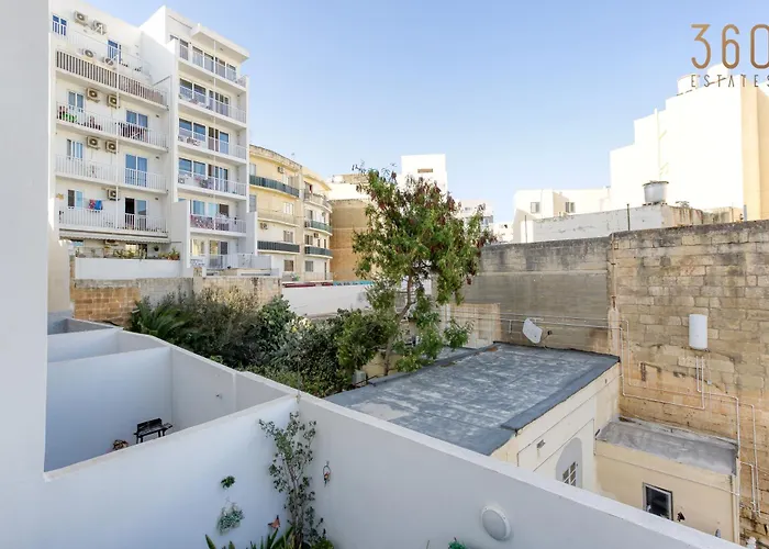 Апартаменты Urban Square Elite By 360 Estates