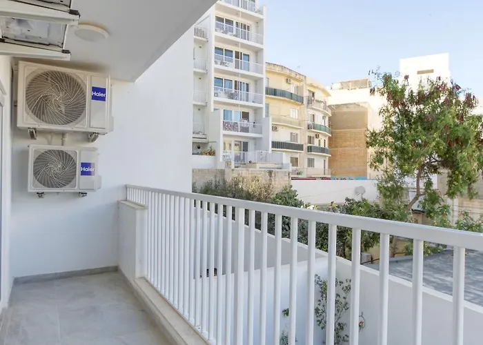 Апартаменты Urban Square Elite By 360 Estates