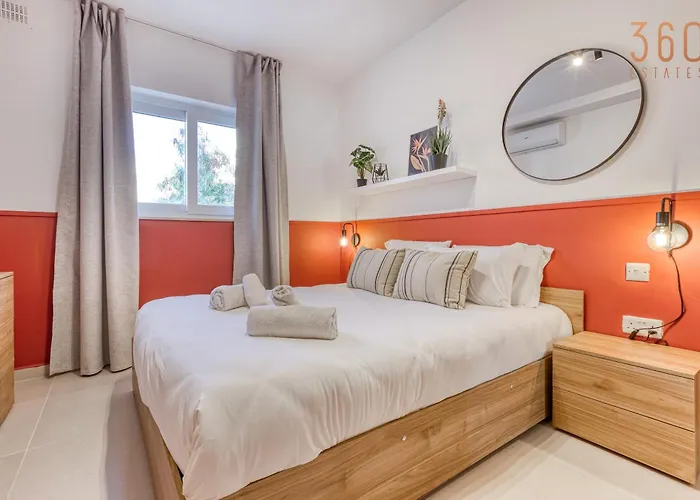 Апартаменты Urban Square Elite By 360 Estates