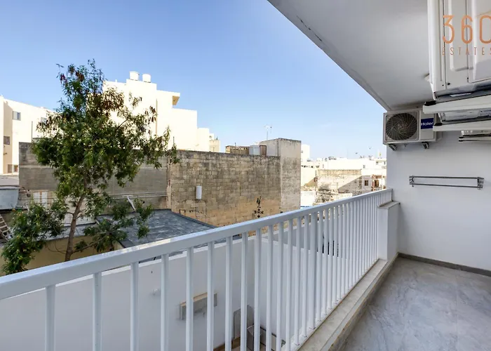 Urban Square Elite By 360 Estates Pieta