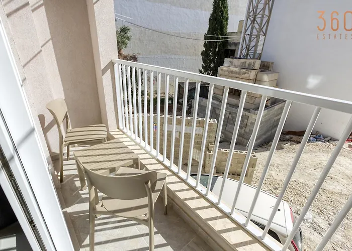 Urban Square Elite By 360 Estates Pieta