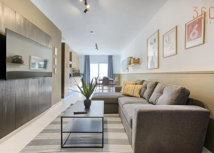 Апартаменты Urban Square Elite By 360 Estates *