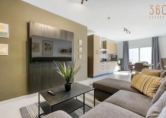 Urban Square Elite By 360 Estates Pieta